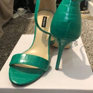 Medium Green Nine West Strap Sandal!! Like New W BOX